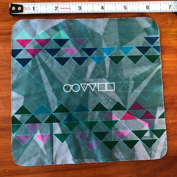 Oliver Peoples Eyewear Cleaning Cloth Multicolor Geometric Pattern Microfiber Mo - Picture 2 of 6